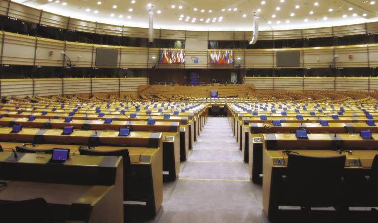 Zdjęcie: Parlament Europejski w Brukseli, oprawy oświetlenia awaryjnego Logica