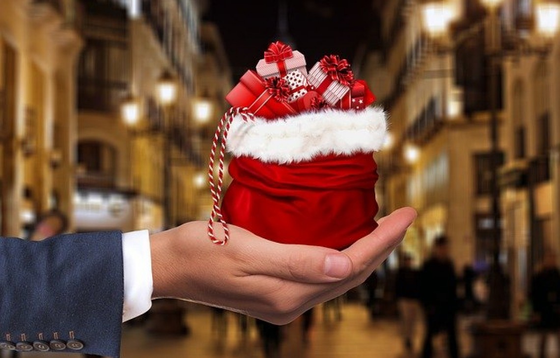 Ile w tym roku wydamy na świąteczne zakupy? 