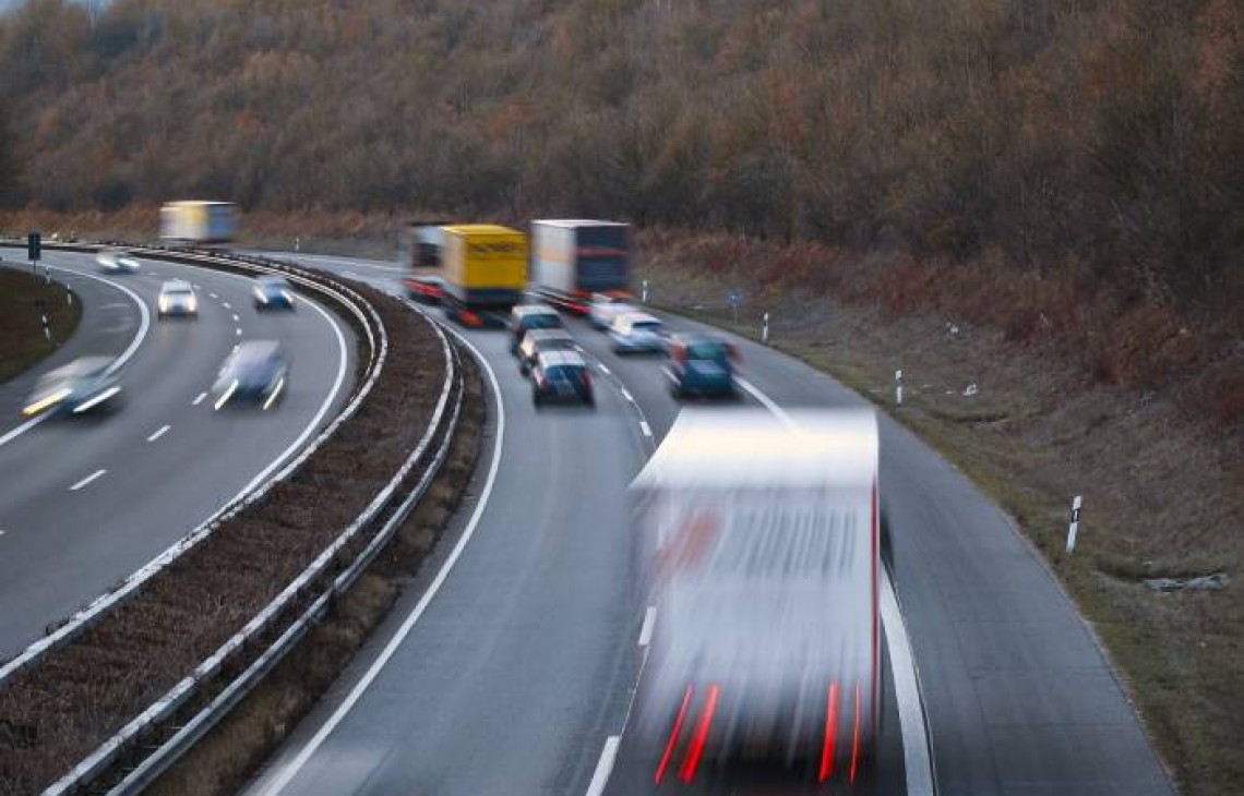 UE niedoszacowała własnych planów dekarbonizacji transportu drogowego