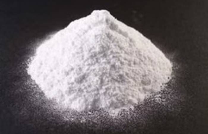 Pomimo sankcji UE tlenek glinu płynie do Rosji 