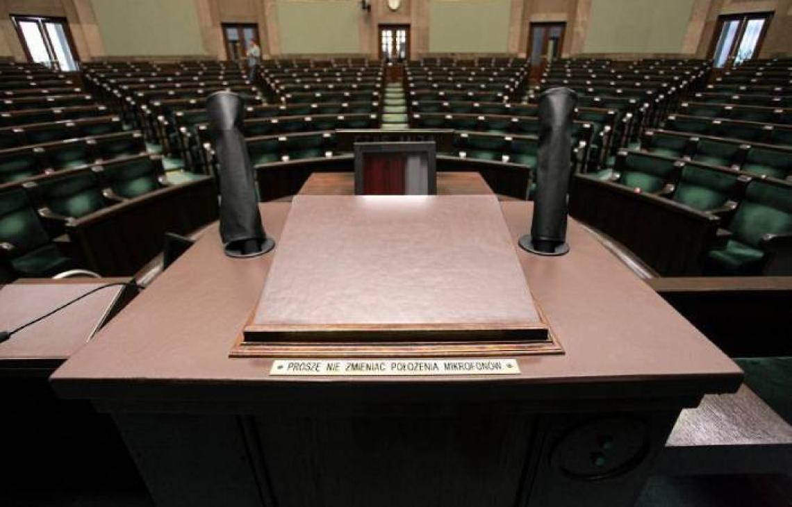 Sejm przyjął częściowe zmiany w ustawie aborcyjnej